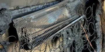 Elektrikli soba, evi yaktı