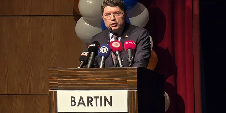 “Bu kara propagandaya karşı uyanık olmamız lazım”