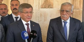 Davutoğlu, Ahmet Türk ile görüştü