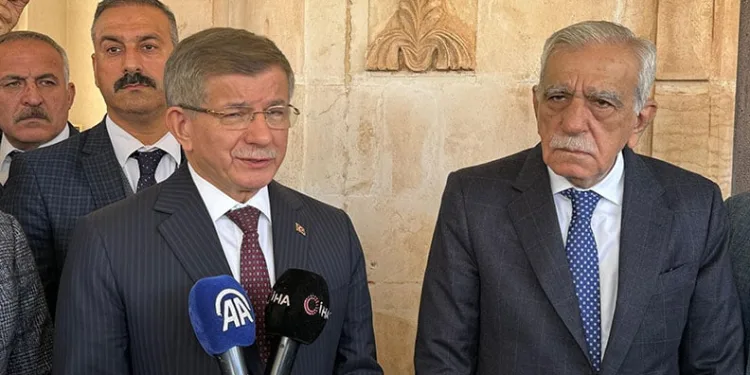 Davutoğlu, Ahmet Türk ile görüştü