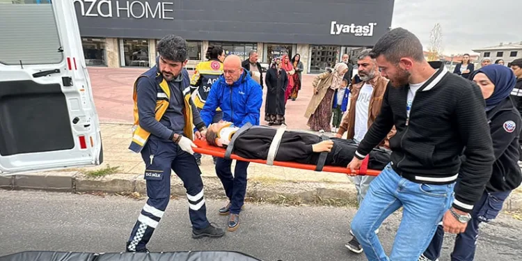 Aksaray’da otomobilin çarptığı 2 çocuk yaralandı