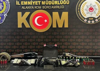 Alanya’da silah operasyonu