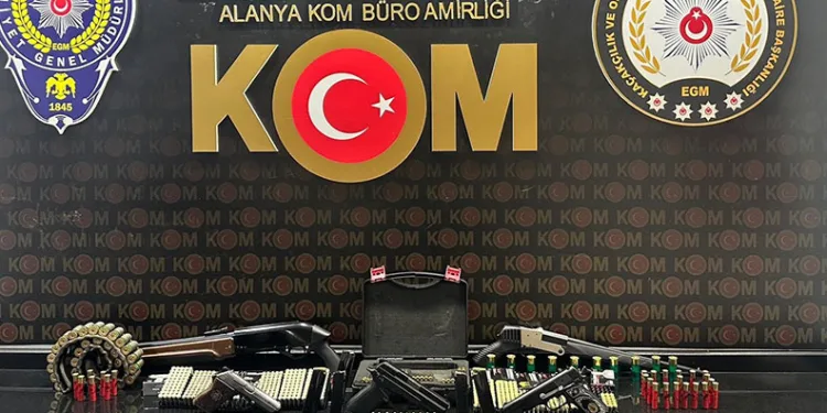 Alanya’da silah operasyonu