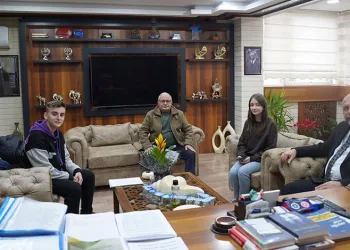 Gençler sordu Bekir Aydın yanıtladı