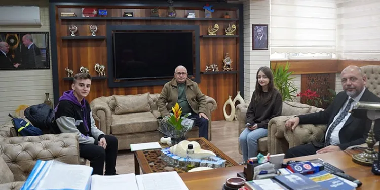 Gençler sordu Bekir Aydın yanıtladı