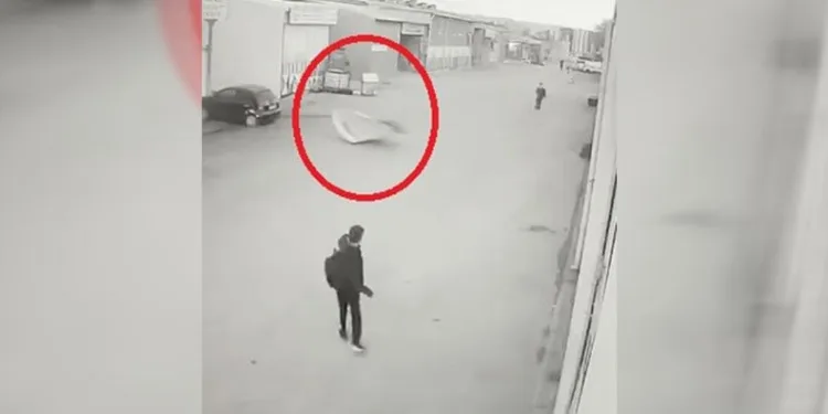 Okula giden öğrenci yaralanmaktan son anda kurtuldu
