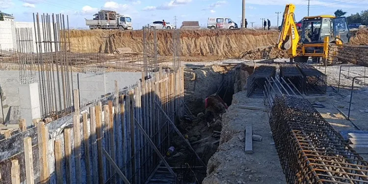 Çöken toprağın altında kalan işçi hayatını kaybetti