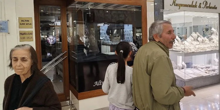23 kişiyi dolandıran kuyumcu kardeşler yakalandı