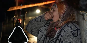 Yaşlı kadın yangından son anda kurtarıldı