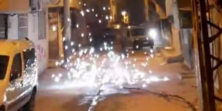 Patlayan yüksek gerilim hattından saniyelerle kurtuldu