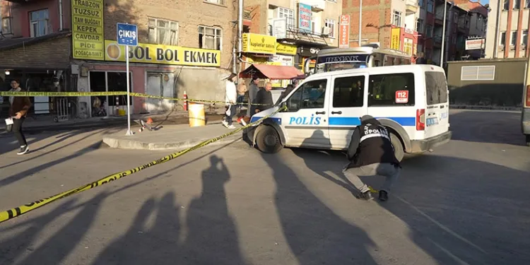 Dolmuş şoförlerinin “yolcu” kavgası kanlı bitti: 1 yaralı