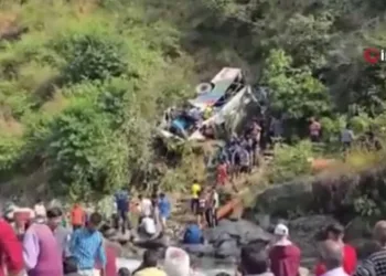Otobüs şarampole yuvarlandı: 36 ölü