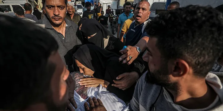 Gazze’de can kaybı 43 bin 374’e yükseldi