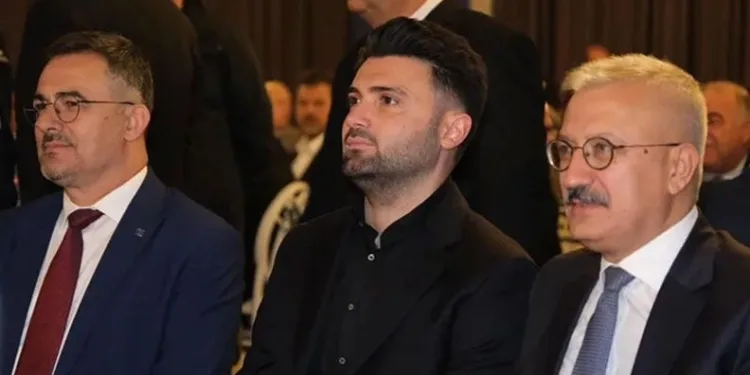 Bursaspor Başkanı Enes Çelik’e anlamlı ödül