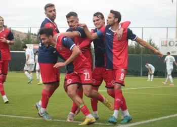 1923 Mustafakemalpaşa SK deplasmanda Efeler 09 SFK’ü 1-0 yendi