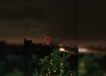 Hortum ev ve seraların içine daldı