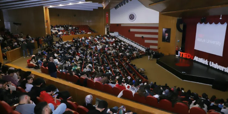 Etkinlikler, katılımcıların ilham verici konuşmalarıyla sona erdi