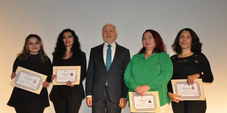 1 yılda 256 bin 711 kadına ulaşıldı