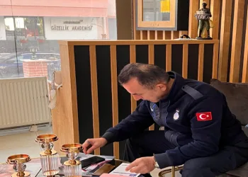 Zabıta ekipleri güzellik merkezlerini denetledi