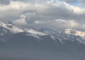 Yüksekova sis altında