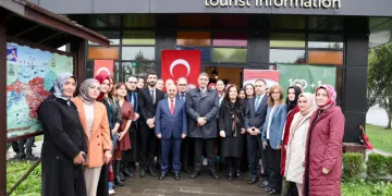 100+1 karma sergi ilgi gördü
