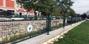 Dere kenarlarında korkuluk çalışması