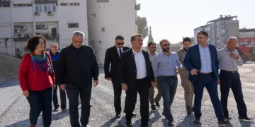 Eski minibüs garajı alanında otopark çalışması