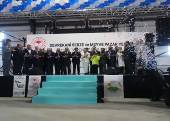 Kışın ısıtacak, yazın serinletecek pazar yeri