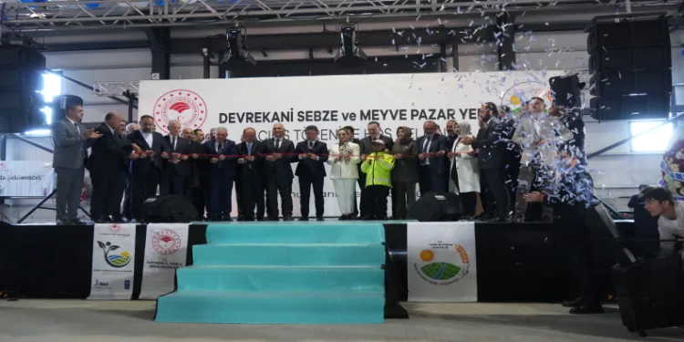 Kışın ısıtacak, yazın serinletecek pazar yeri