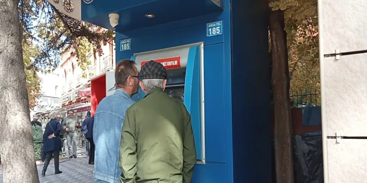Su yükleme noktaları arıza verdi, vatandaş susuz kaldı