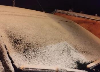 Gece saatlerinde kar yağışı ve tipi