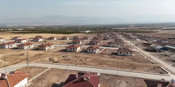 Depremzedeler kalıcı konutlarına kavuşuyor