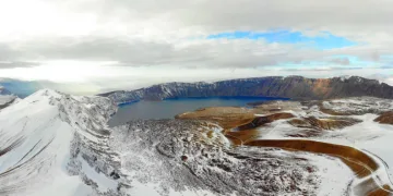 Nemrut Kalderası beyaz gelinliğini giydi