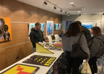 Festivalde öğrenci, öğretmen ve velilerle buluştu.