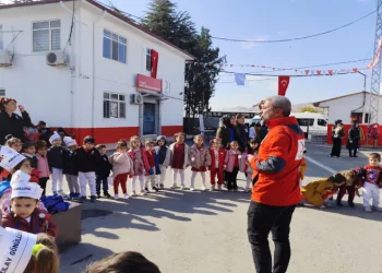 Miniklerden Kızılay’a ziyaret