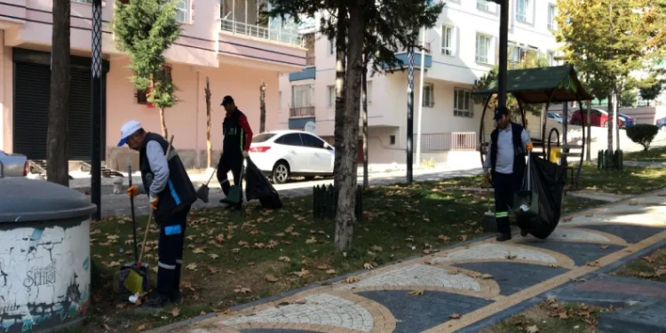 Çevreyi temizlemeye devam ediyor
