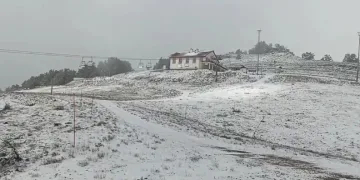 Kayak Merkezi beyaz örtüyle kaplandı
