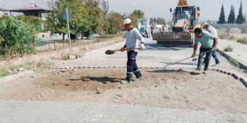 11 ilçede yol bakım çalışmaları sürüyor