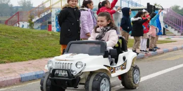 Öğrenciler trafik kurallarını öğreniyor