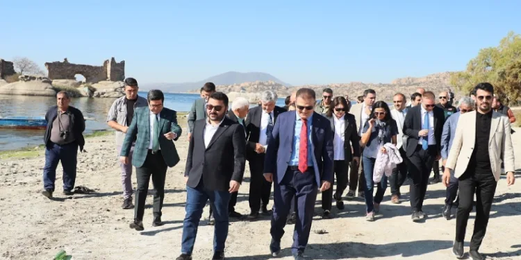Onlarca yırtıcıya ve kuş türüne ev sahipliği yapıyor