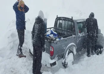 Mahsur kalan Fransız turistler kurtarıldı