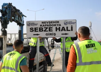 Adres belirsizliği için yenilenen tabelalarla ortadan kalkıyor
