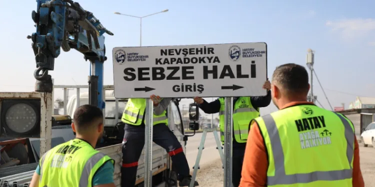 Adres belirsizliği için yenilenen tabelalarla ortadan kalkıyor