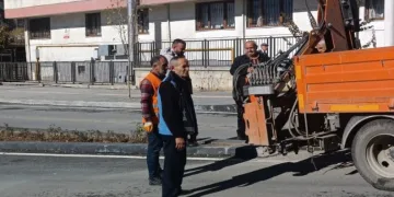 Hakkari’de şehir içi trafik levhaları takıldı