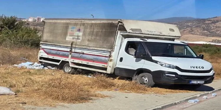 Yol kenarına moloz döken vatandaşa, ekipler geçit vermedi