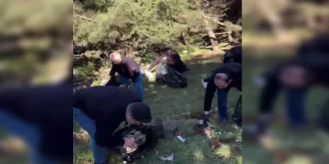 Vatandaşlar 7 saatte bir tır dolusu çöp topladı
