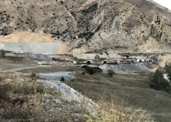 12 yıldır bitmeyen tünelden sürücüler umudunu kesti