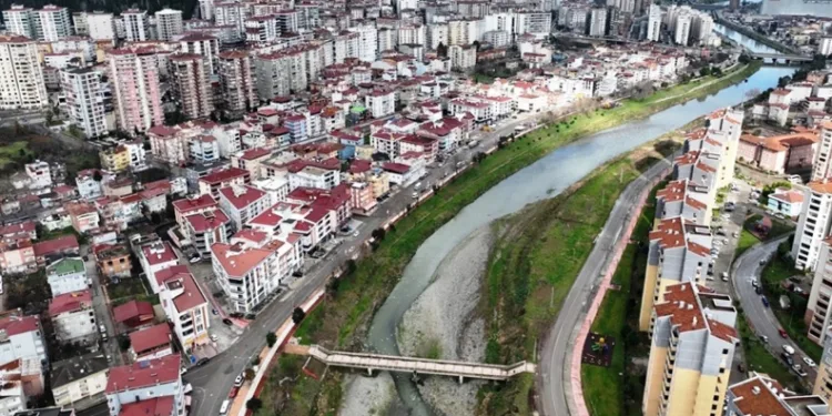 Taşkın kontrol yapılarının yapımına devam ediliyor