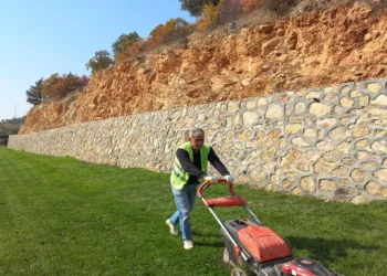 Peyzaj çalışmaları devam ediyor