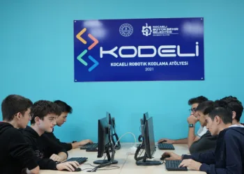 Öğrencilerin su altı robotu birinci oldu